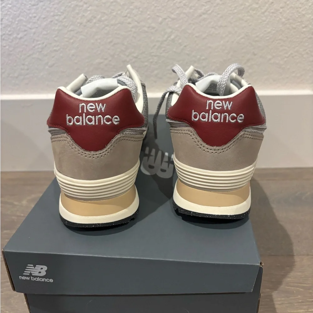 New Balance 574s in brown/maroon - Picture 4 of 6